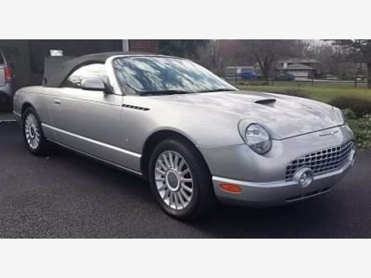 Thumbnail Photo undefined for 2004 Ford Thunderbird